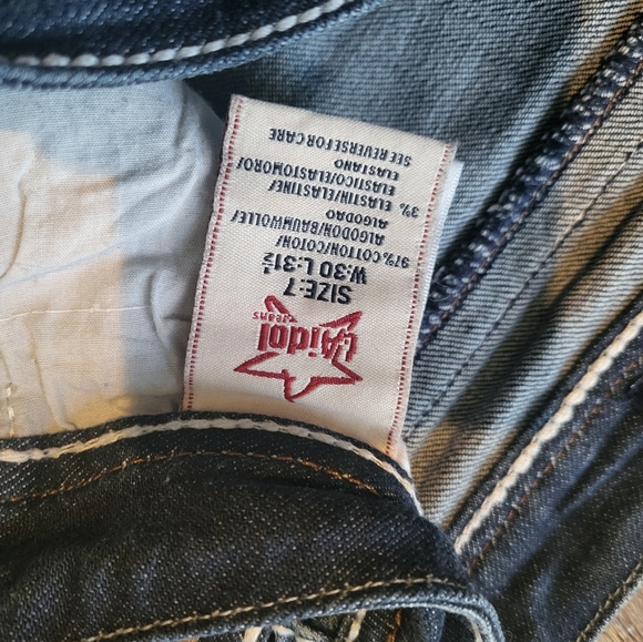 LA IDOL Jean - Picture 5 of 9